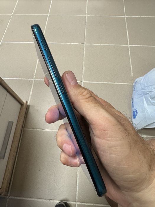 Motorola Moto G9 Play 64gb - отличен