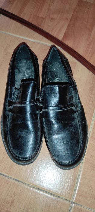 Продам детскую обувь для мальчиков и девочек