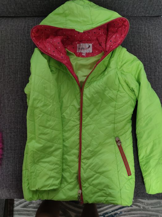 Куртки на девочку