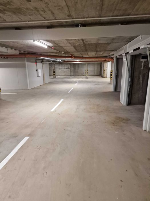 Наем Паркомясто 14 кв.м + Склад 4 кв.м – Малинова долина