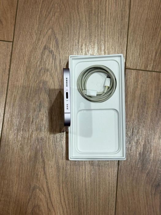 Iphone 14 в хорошем состоянии без царапины