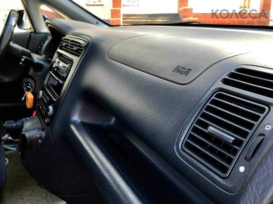 Honda Stream 1.7 / 7мест