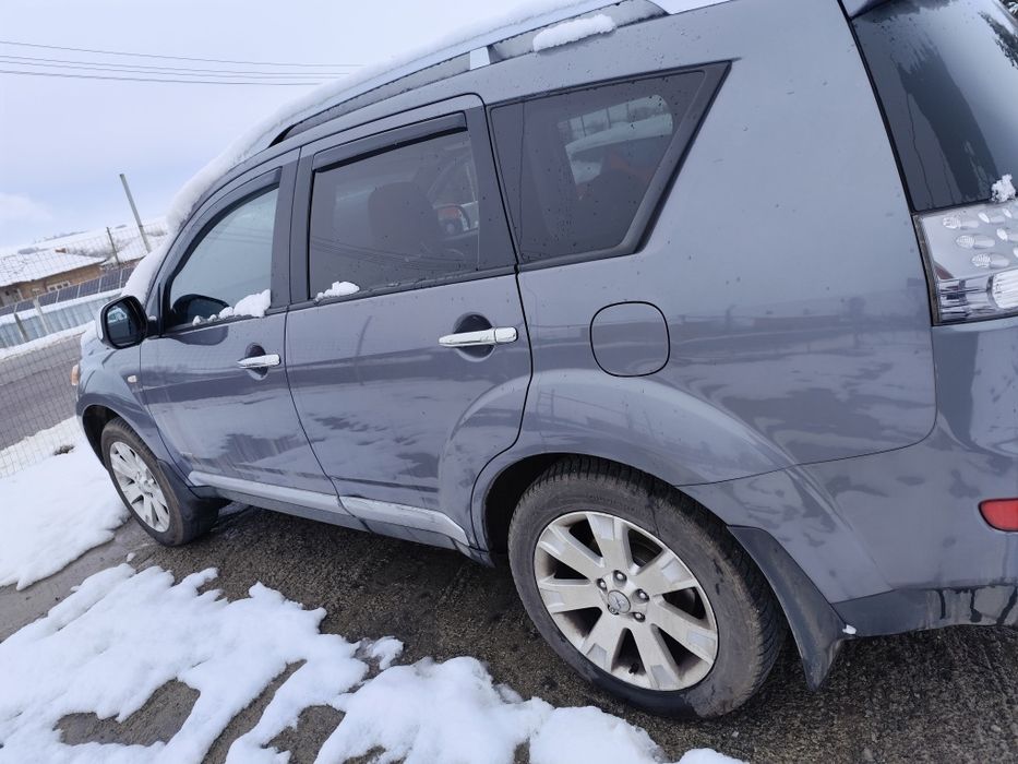 Mitsubishi Outlander 2.2-156кс