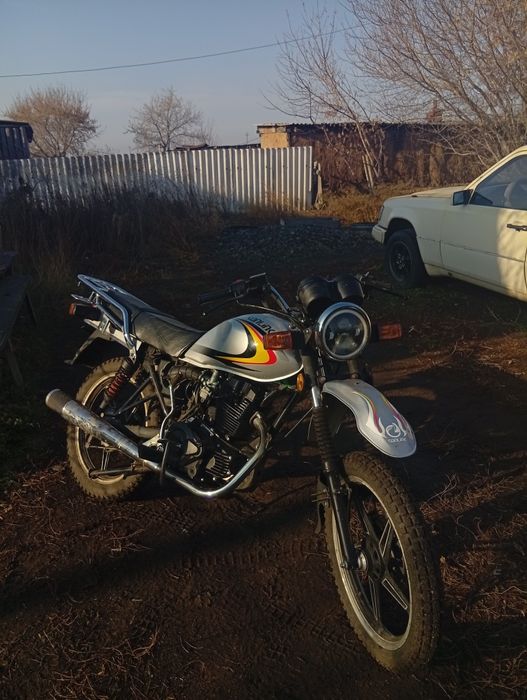 Продам мотоцикл 200 кубов