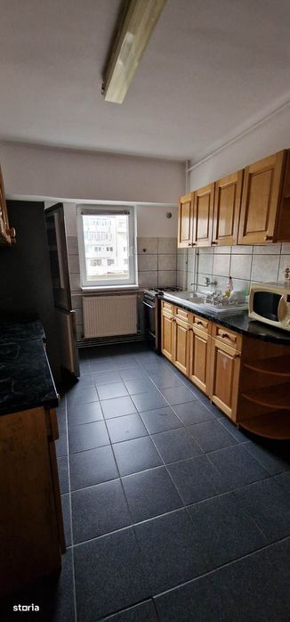 Vand garsoniera cu terasa mare