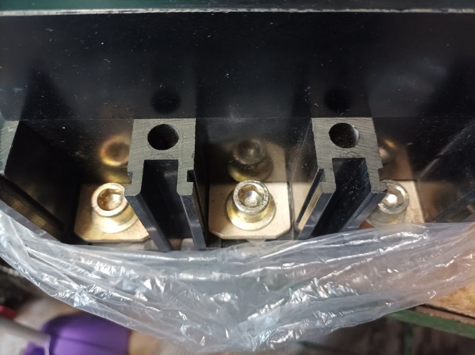 Автоматичен прекъсвач А3, 500 А