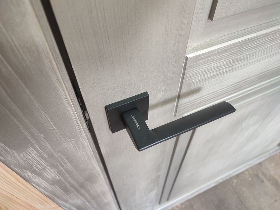 Деревянные двери