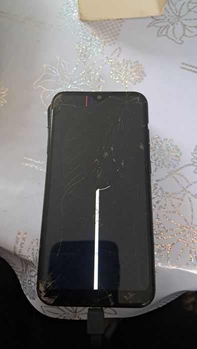 Продам телефоны на запчасти