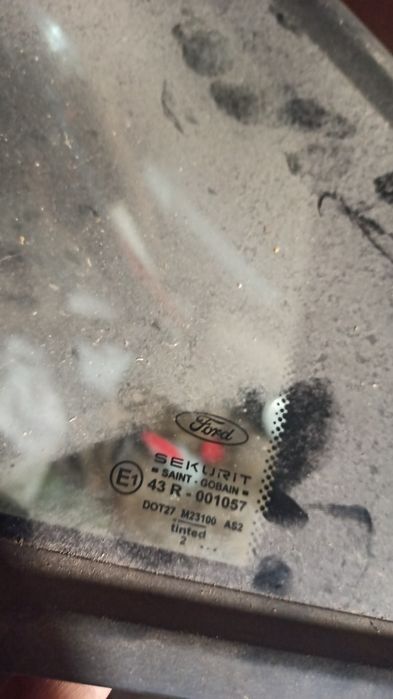 Geam fix (mic) stanga, geam stanga fata, geam stanga spate  FORD Mondeo mk3 2002, berlina
