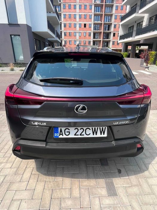 Lexus UX Echipare premium, Stare excelenta, Include TVA 21 %.
