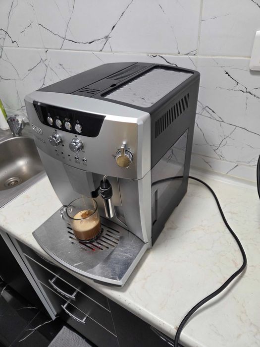 Espressor Automat DeLonghi Magnifica ESAM04.120.S Aparat cu Cafea Boabe