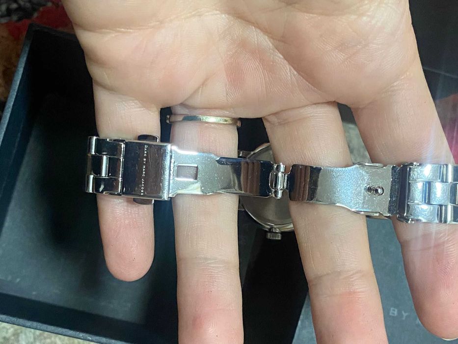 vand ceas Marc Jacobs