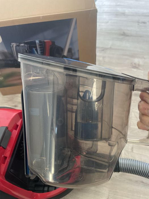 Aspirator Phillips fara sac, nou