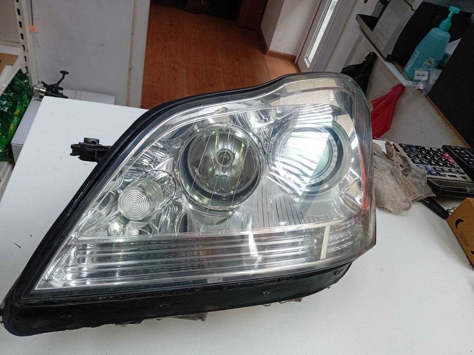 Ляв Фар мерцедес GL X164