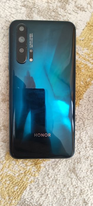 Honor 20 pro . 8/256 (Kirin 980-Mali G76 MP10)