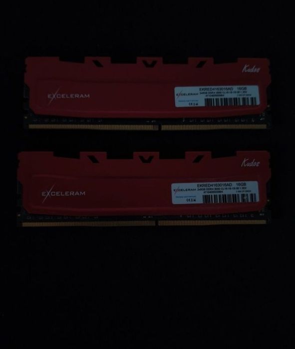 Memorie DIMM DDR4 Exceleram 16GB 3000Mhz (2x8GB