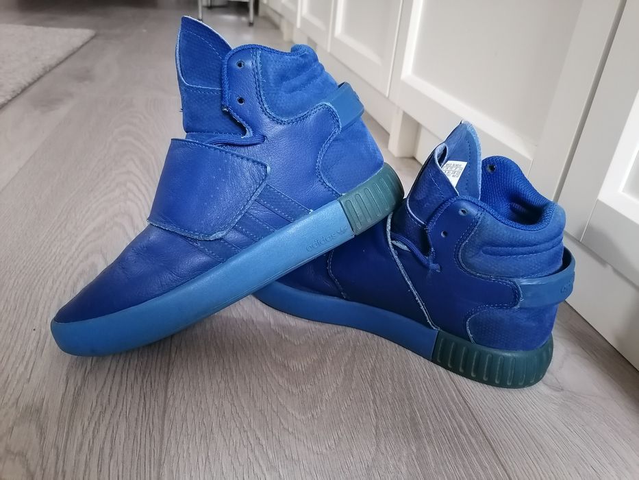 Кожени кецове Адидас за момче, 36 номер, с връзки и лепенки са. Удобни