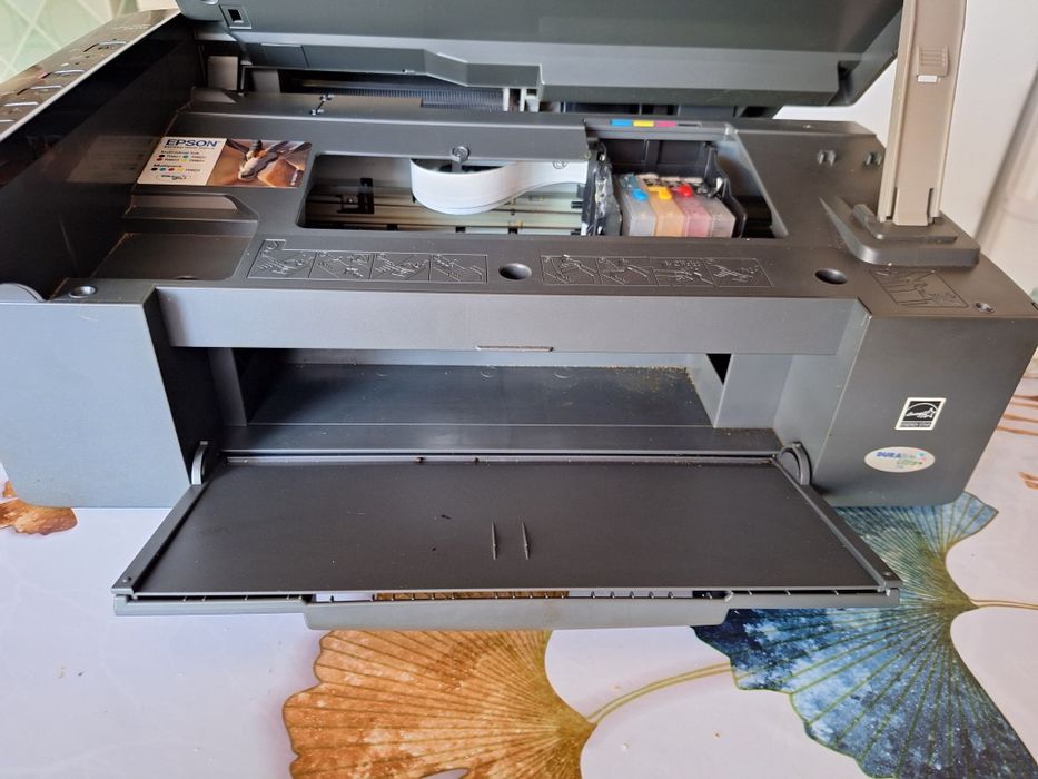 Продам принтер EPSON.