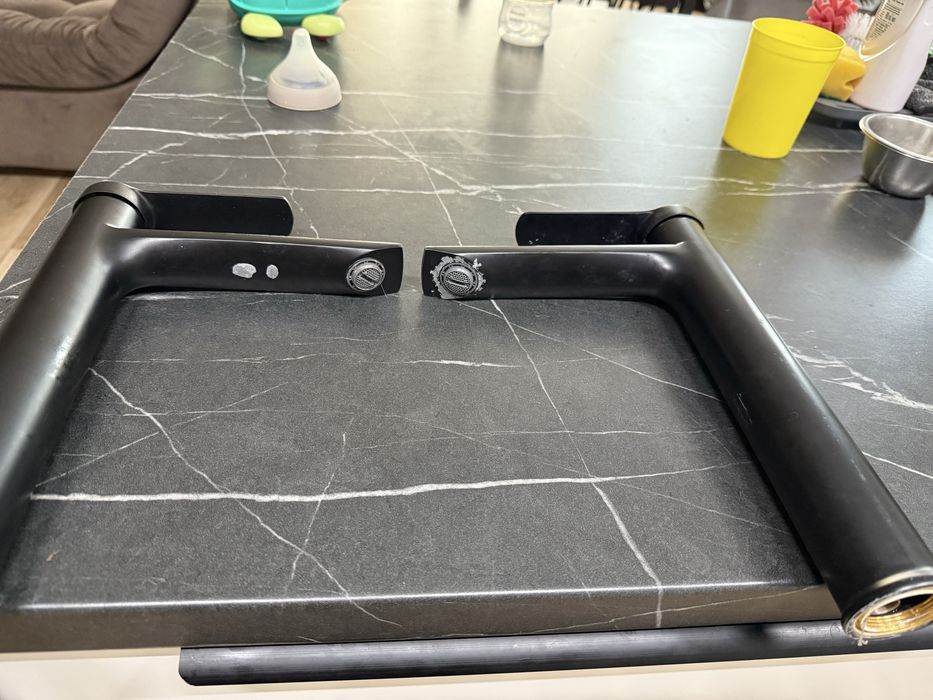 Продам 2 раковины, 3 смесителя