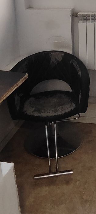 Парикмахерское кресло