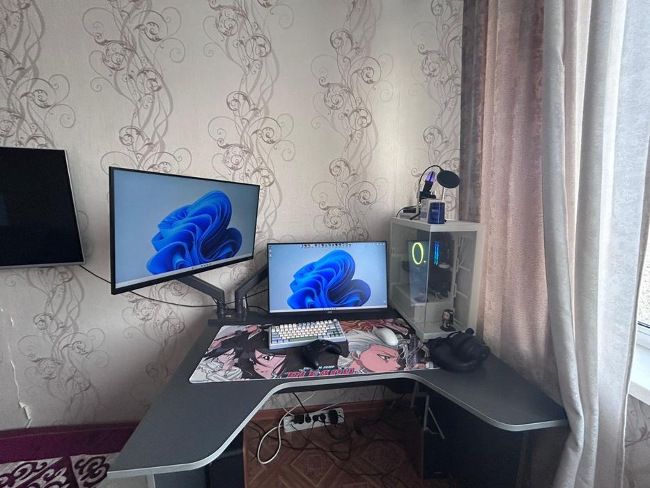 Продам компьютерный стол