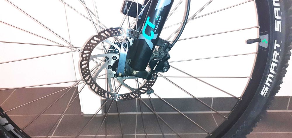 MTB Cube si MTB Scoot Scale 40