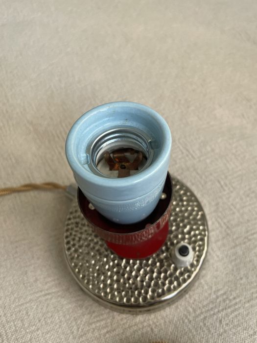 Lampa veche reconditionata.