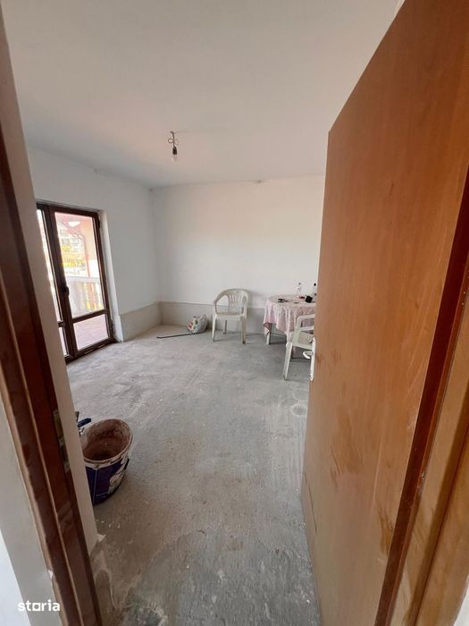Casă S+P+1 cu terase mari și teren2700 mp – Orlești