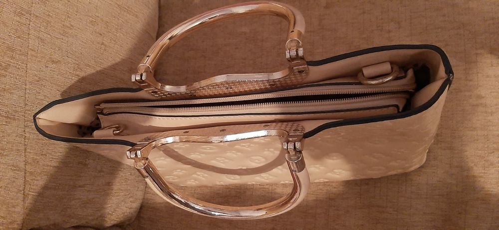 Vand poșeta Louis Vuitton