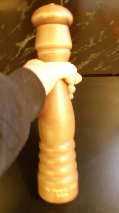 Швейцарска мелничка за черен пипер