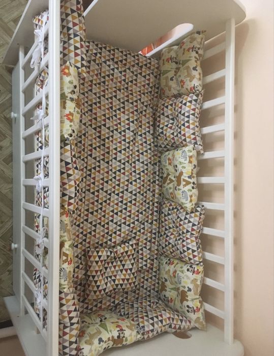 Манеж с маятником.