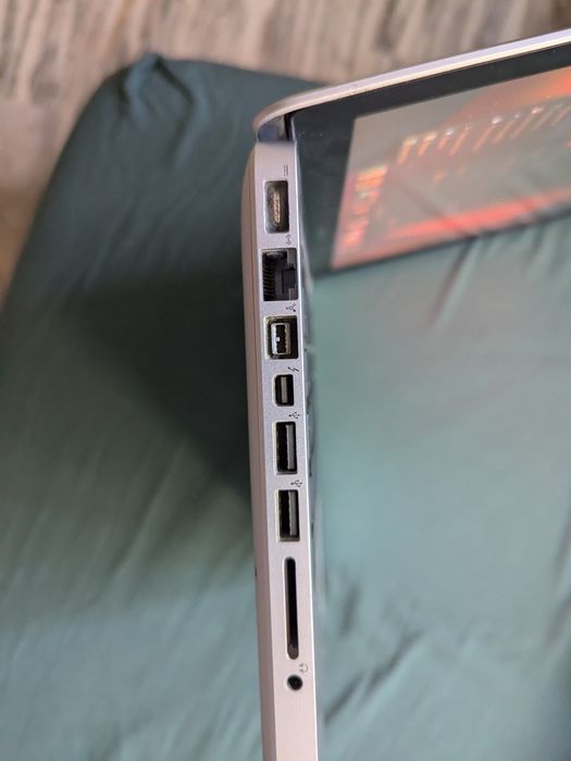 MacBook Pro 13.3" – 16GB RAM / SSD 256GB - macOS ventura