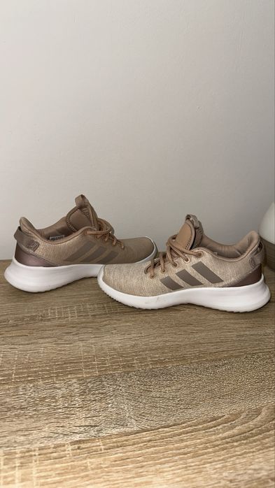 Adidas dama CF Racer