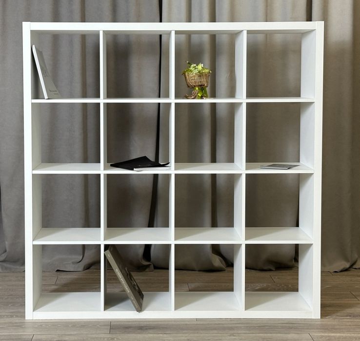 Стилаж IKEA белого цвета