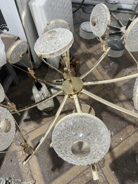 Продам люстры после ремонта