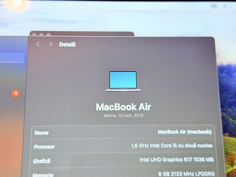 MacBook Air 2019 , i5, 8GB RAM  128GB Stocare