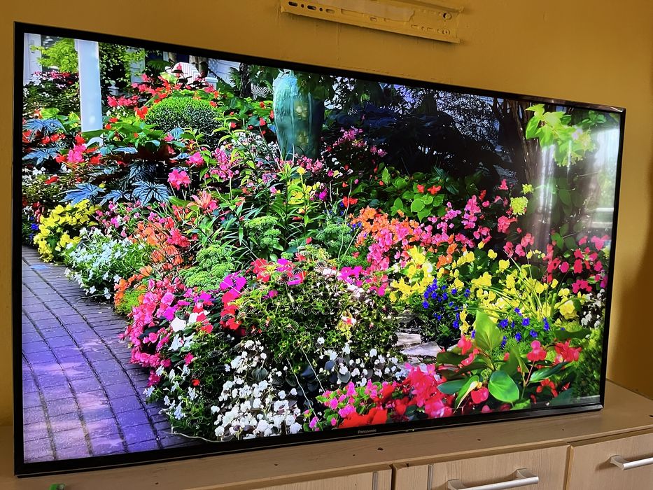 Tv smart panasonic 4K  152 cm