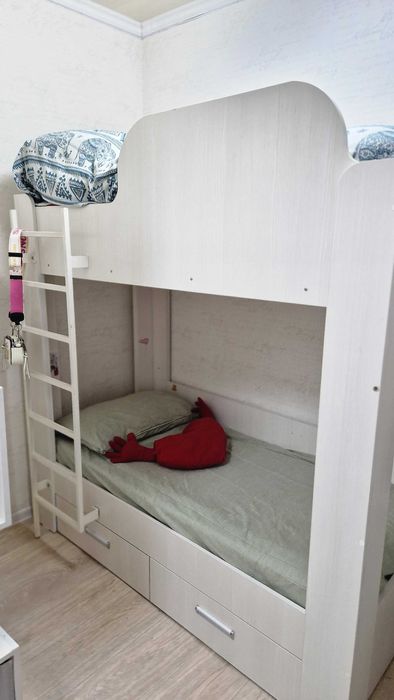 Продам двухярусную кровать