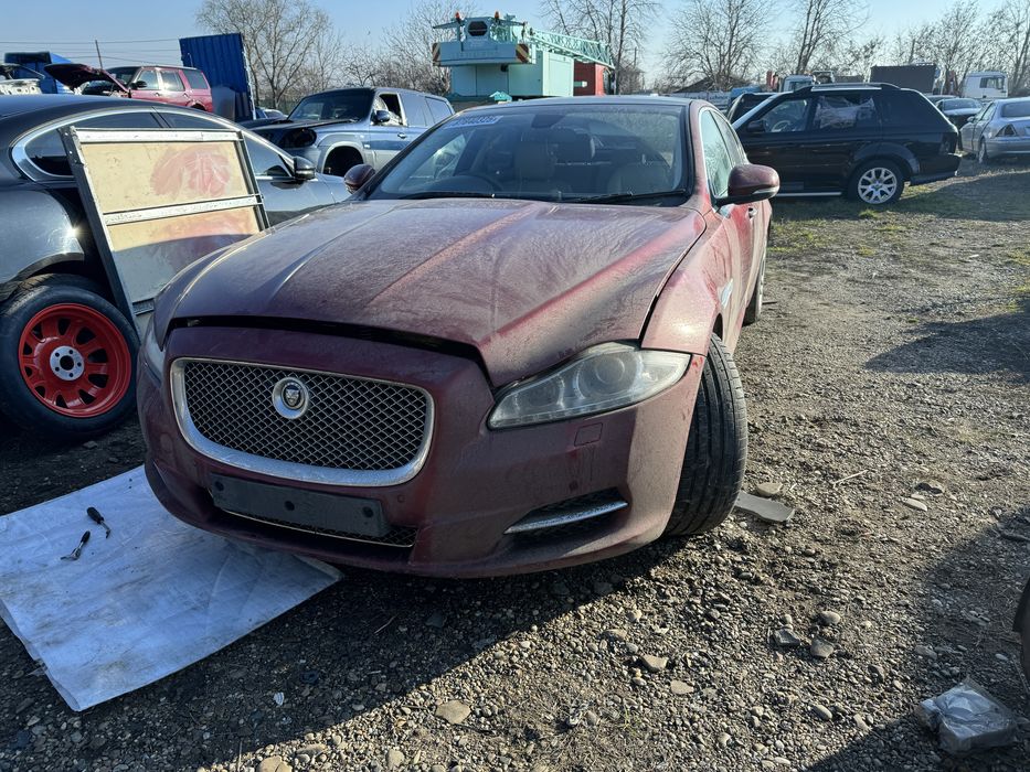 Dezmembrez Jaguar XJ 3.0D 2011
