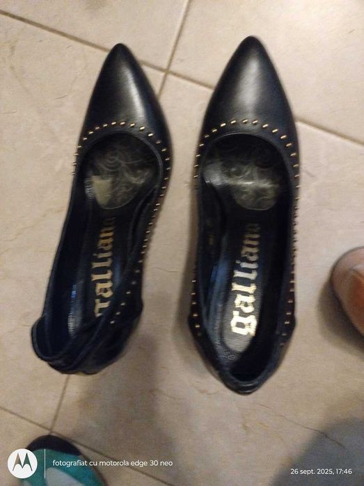 Pantofi stiletto 39, negri