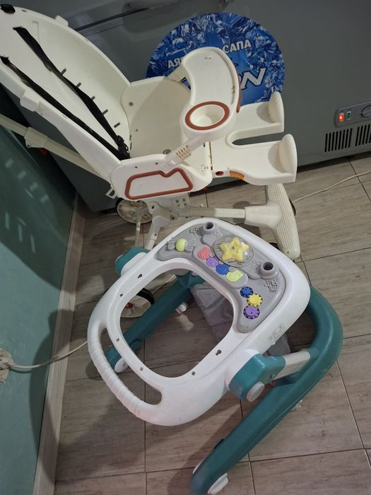 Продам коляску ходунок