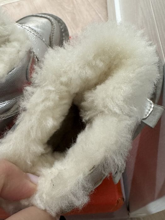 Продам угги детские