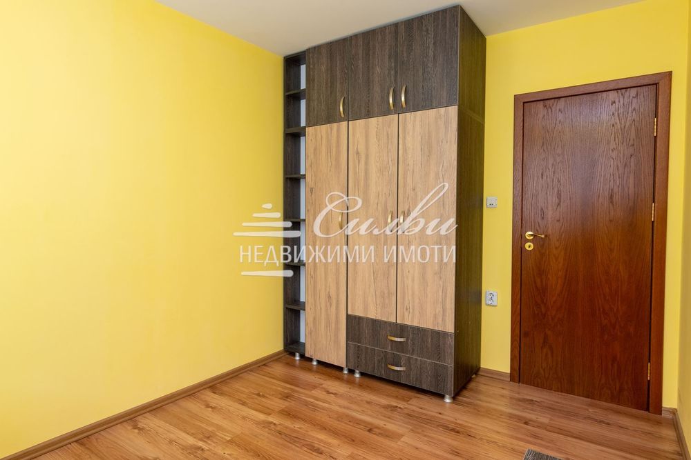 Продава се Тристаен апартамент в Шумен, Център - 81 кв.м за 1606 €/кв.м - Снимка #8