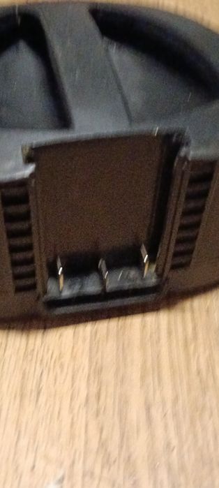 Продавам батерии Бош,Гардена и зарядно