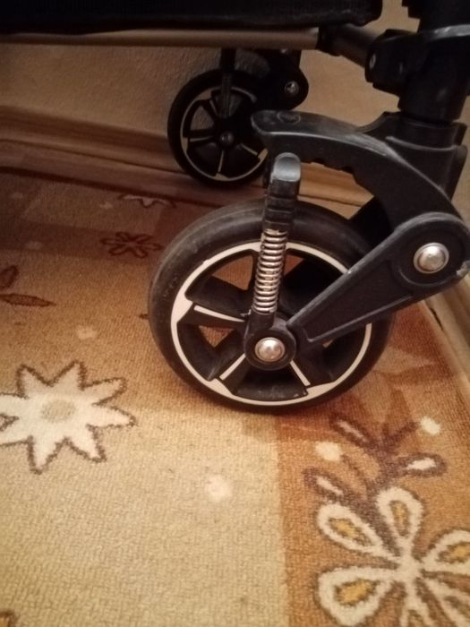 Бебешка количка с зимен и летен кош.