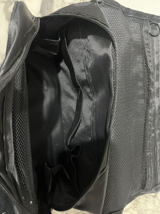 Косметичка черная