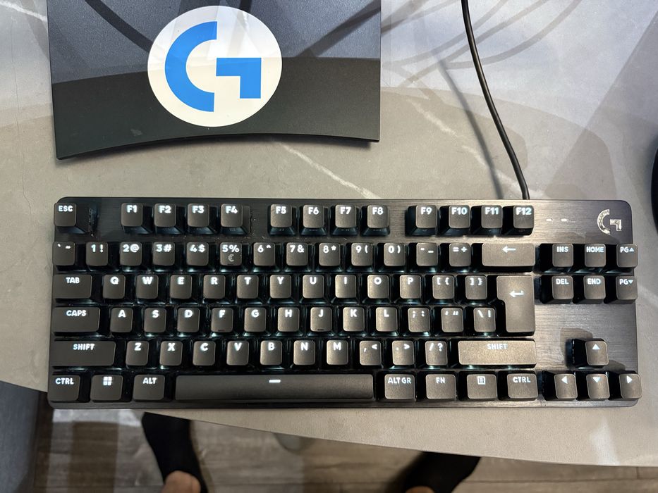 Пълен Gaming Setup – Ryzen 5 / RTX 3050 / 16GB / 2x 24”