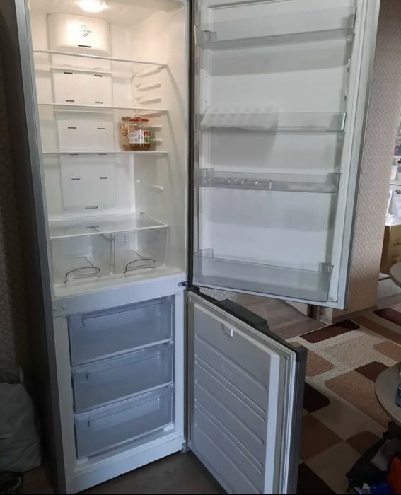 Холодильник атлант продам