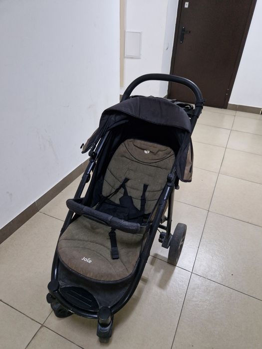 Продам б/у коляску Joie