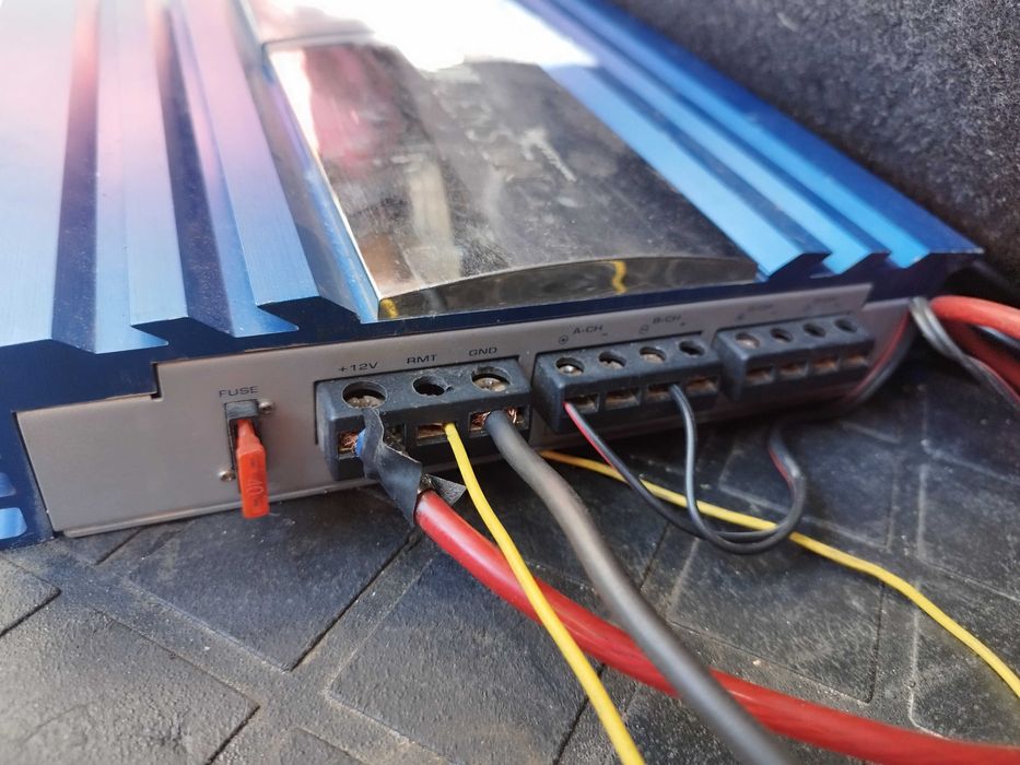 Subwoofer / tub de bass auto ALPINE 1000 Wati + statie auto